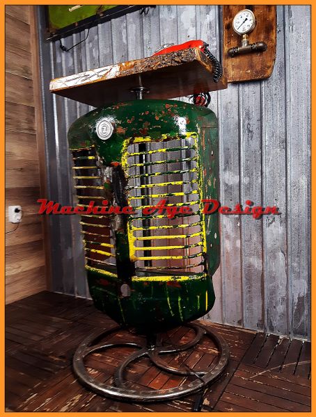machine age , traktor pult steampunk style